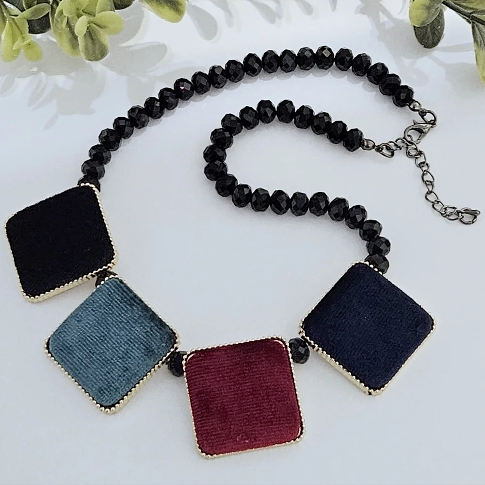 VINTAGE STATEMENT Unique Handmade Necklace - Picture 2 of 5